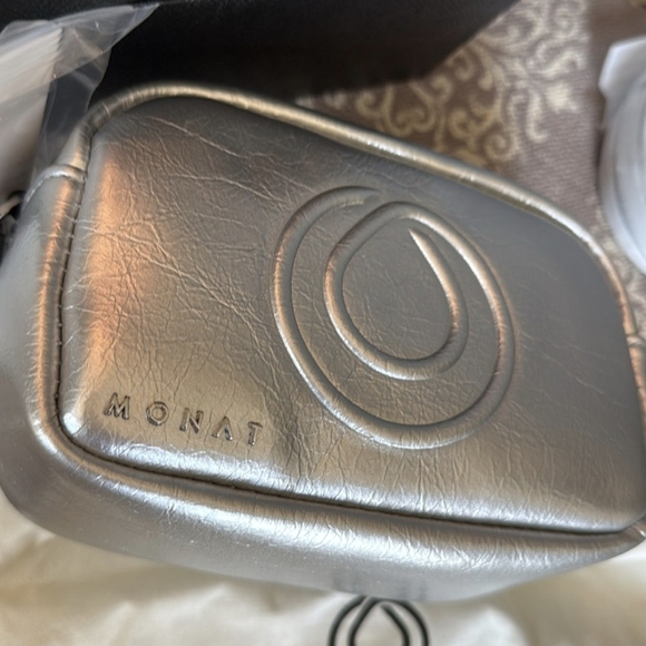 NEW Monet Shimmering Silver Crossbody Bag W- Dust cloth& Box  Beautiful !! - Picture 11 of 15